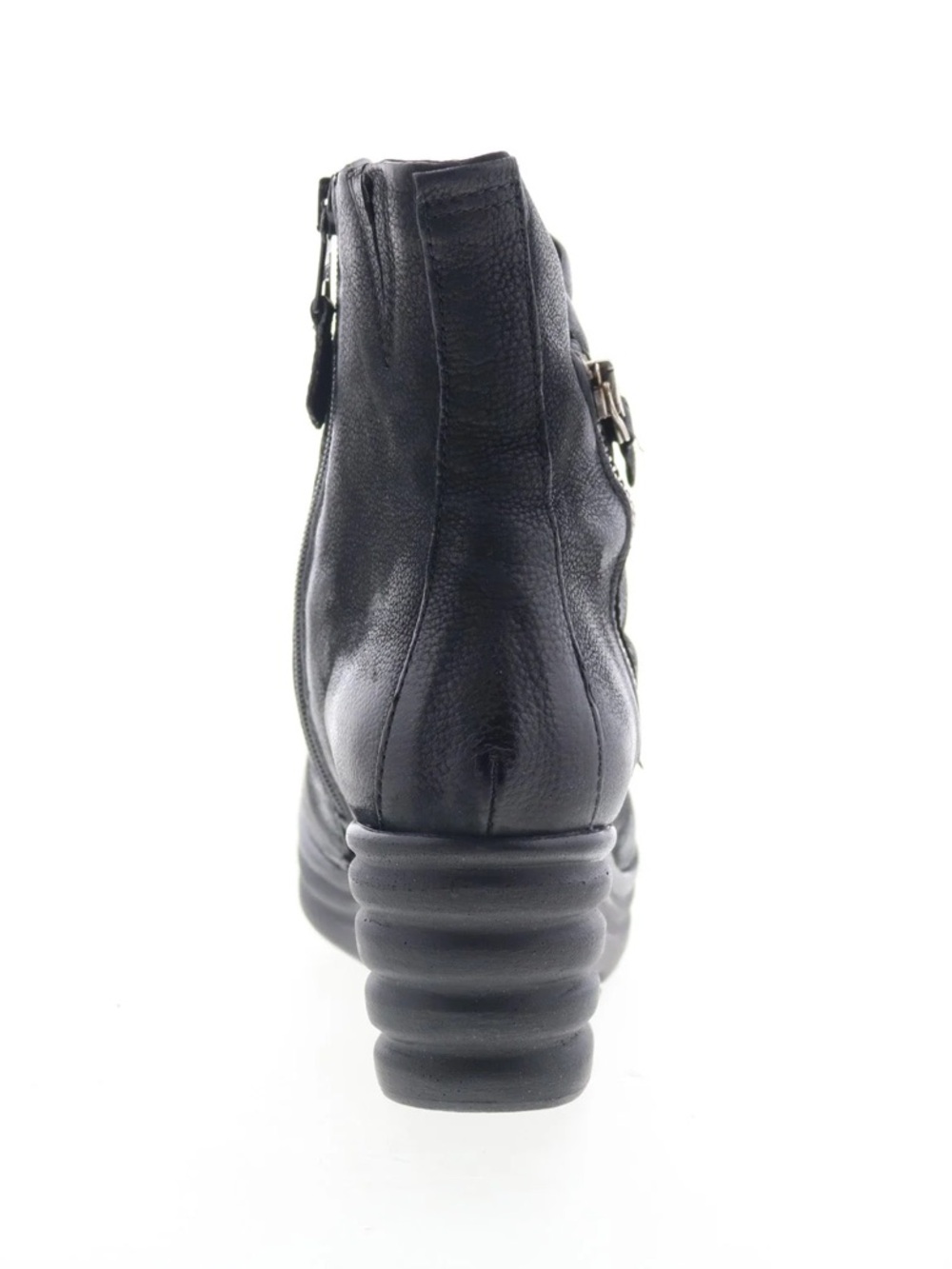 Miz Mooz Zuzu Women’s Black Leather Zipper Ankle & Booties Boot - Picture 3 of 16